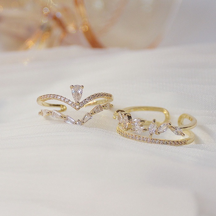 Nhẫn hở mạ vàng 18k hình vương miện đính đá zircon
