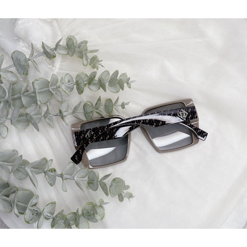 Kính Mát Nữ 2hand