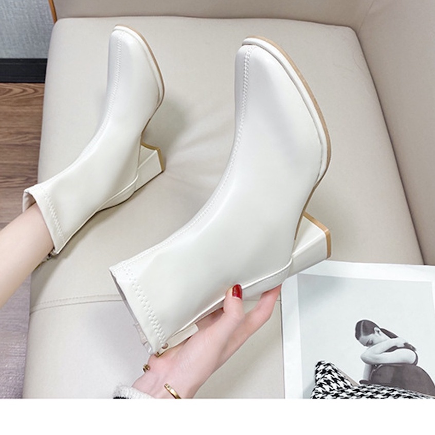 Giày boot nữ cổ lửng màu trắng sữa ĐƠN GIẢN GBN2302