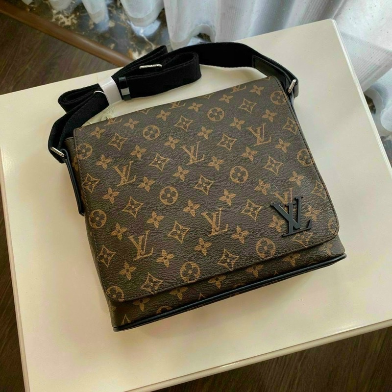 Túi cặp đeo chéo Lv nam district messenger Spsl Fullbox size 26