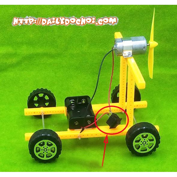 Ô tô chạy bằng quạt gió động cơ, chiếc xe được thiết kế khá ấn tượng, cam kết hàng chất lượng cao, giá thành rẻ.