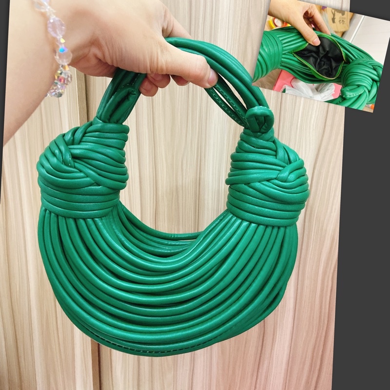 Túi xách nữ thiết kế kiểu lạ dây nguyên túi mẫu mới trend 2022