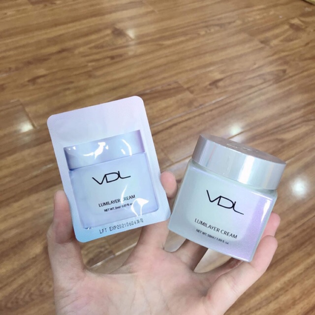 Sample kem VDL dưỡng trắng da ban ngày nâng tone tức thì - VDL Lumilayer Cream 2ml.