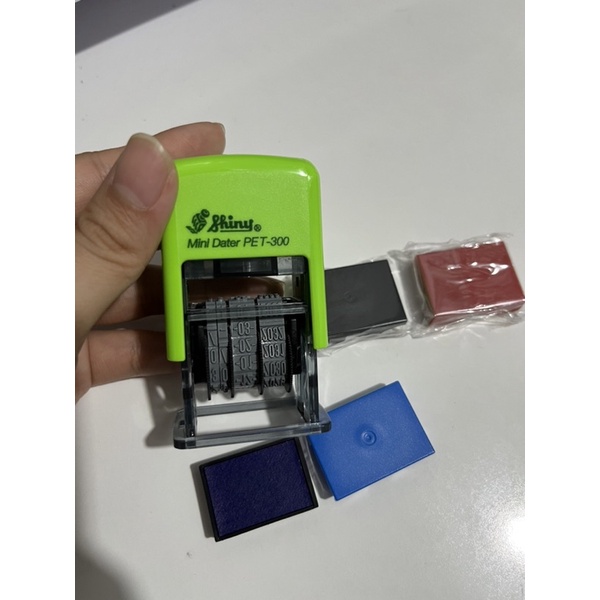 Con dấu ngày tháng năm NSX-HSD KÈM KHAY MỰC, con dấu chỉnh được ngày tháng năm theo ý, dấu dập date,Shiny Pet300