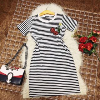 Đầm suông đính hạt đá hình cherry