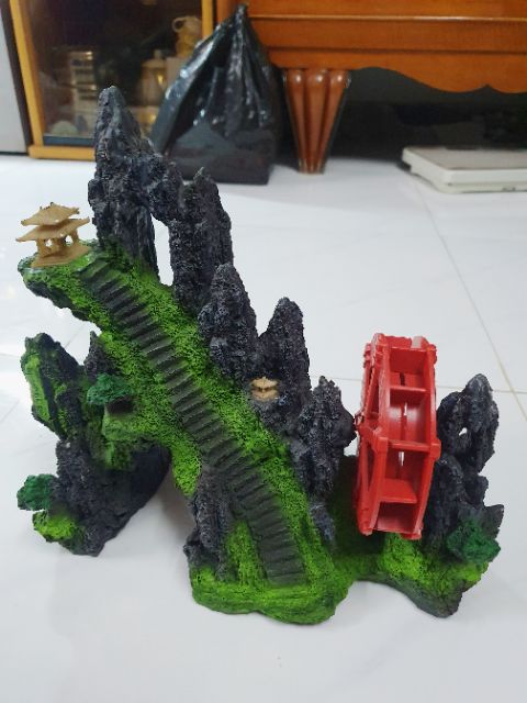 CẢNH NÚI CÓ BÁNH QUAY TRANG TRÍ HỒ CÁ NON BỘ 24x13x17cm
