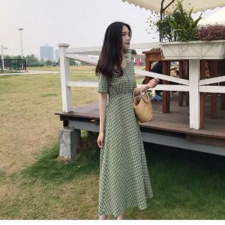 Váy kẻ cổ v vintage