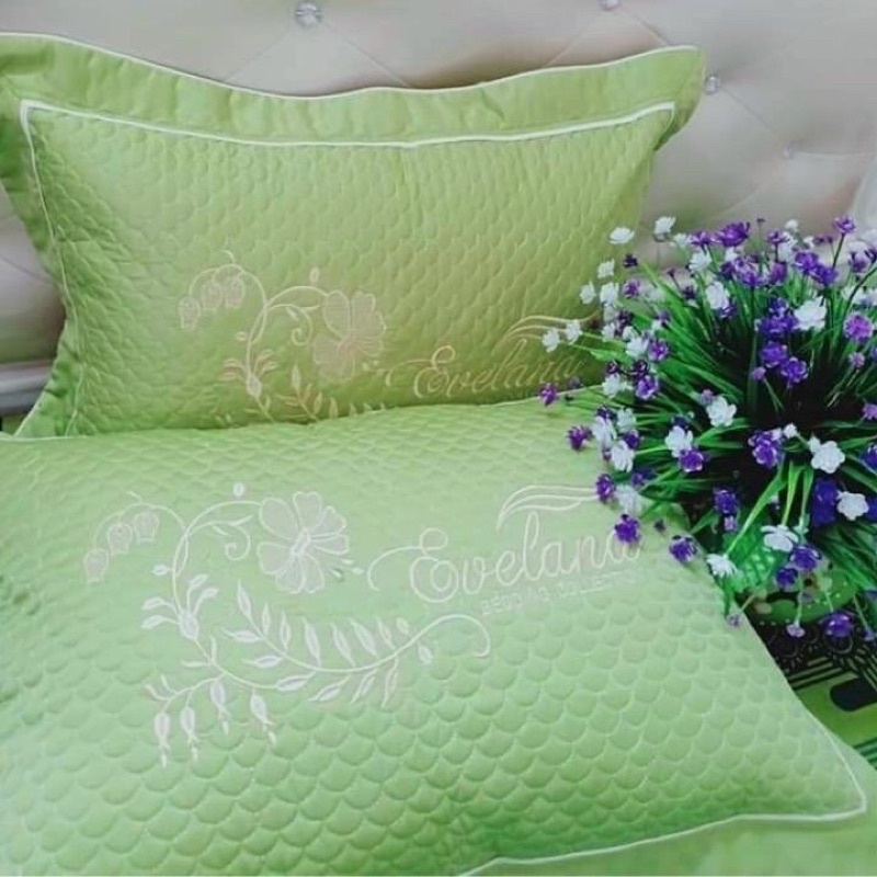 Đôi Vỏ Gối sateen màu thêu hoa Bốn Mùa Bedding, Kích thước 45x65cm, chất liệu poly sateen bền đẹp, mặt trần bông,có khoá