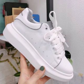 Giày MCQ nữ phát sáng mới
