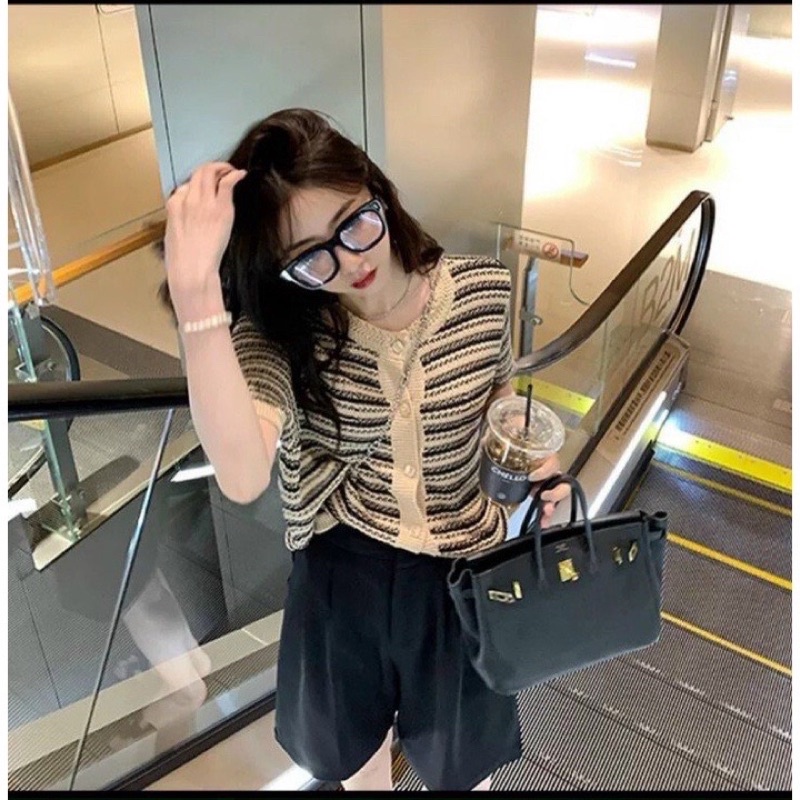 Áo len kẻ hoạ tiết zizczac