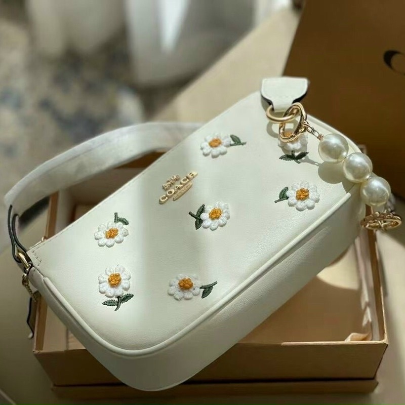 Túi xách nữ kẹp nách hoa cúc thêu xinh xắn 2 dây loại đẹp (đợt này về có hộp xịn)
