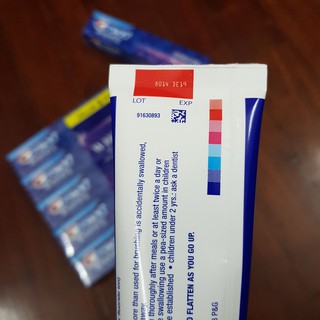 Kem Đánh Trắng Răng 3D Crest White USA Tím