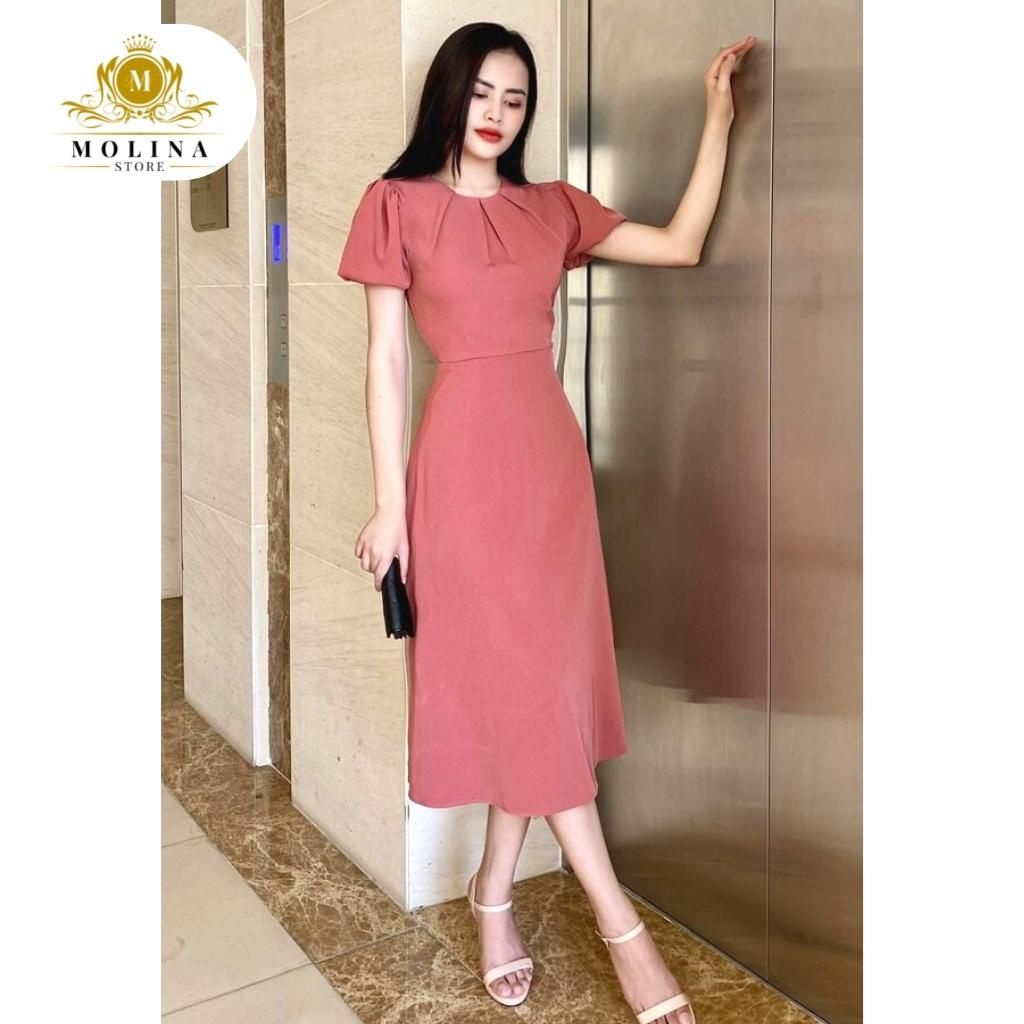 Đầm Công Sở Nữ Dáng Dài Molina Thiết Kế Dáng Chữ A Tay Phồng Cổ Xếp Chất Liệu Kaki Lụa Mềm