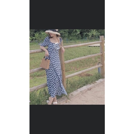 Váy dài xanh chấm bi