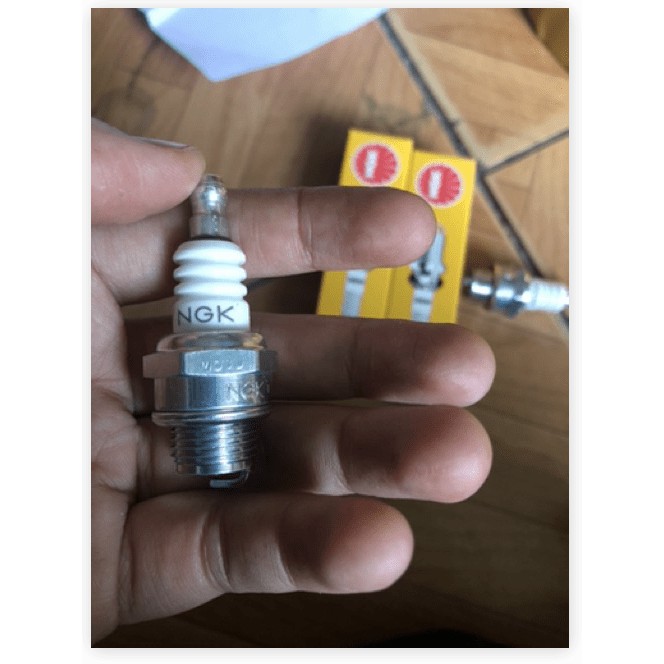 Buri Bugi NGK 2 thì máy cưa máy cắt cỏ chính hãng giá rẻ