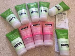 SỬA RỬA MẶT NEUTROGENA