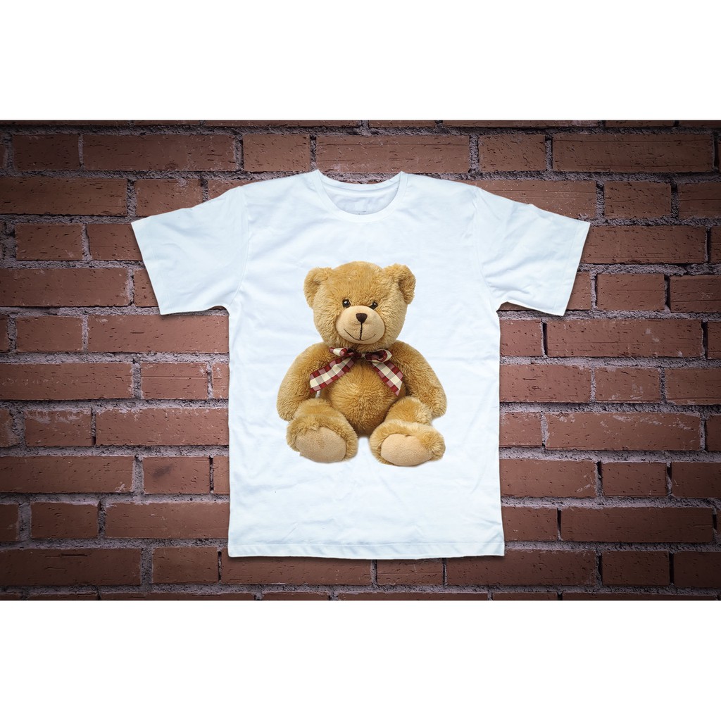 Áo thun in hình teddy đeo nơ
