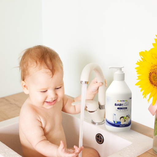 Sữa Tắm Gội Toàn Thân Chai 500ml Cho Bé Không Cay Mắt 3in1 Hương Đào Thơm Mát Smile Bubble