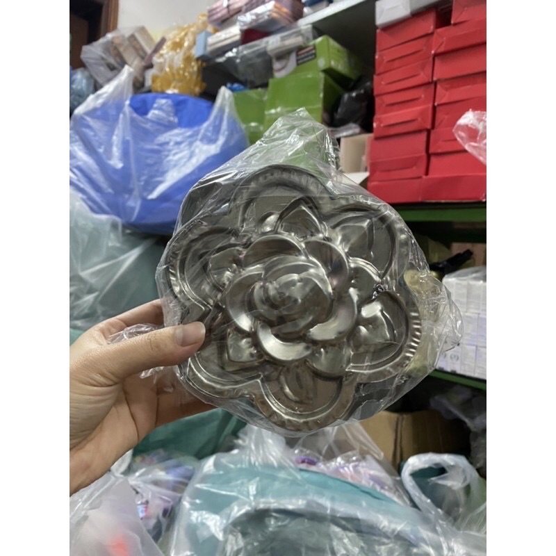 Khuôn xôi inox hình hoa size 15cm an toàn tiện lợi