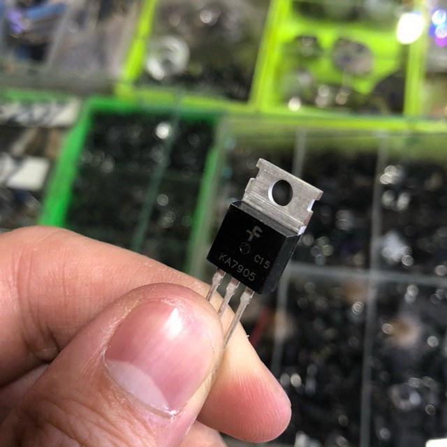 NK1 5 con ic ổn áp KA7905