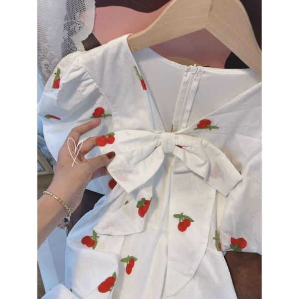 ĐẦM TRẮNG CHERRY ĐỎ  NƠ NGỰC