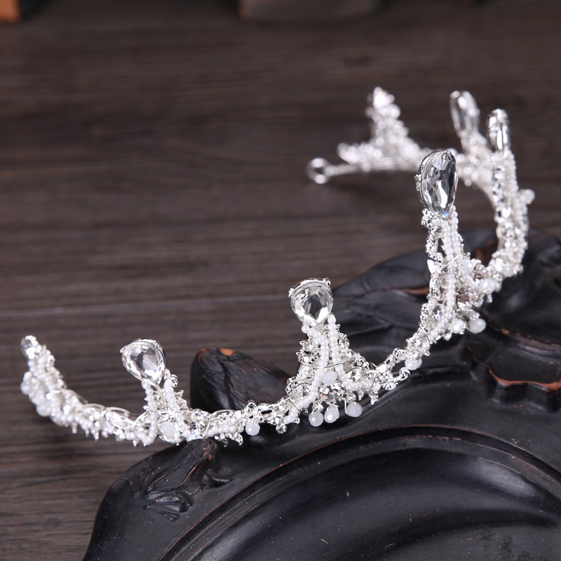 Vương miện đính ngọc trai nhân tạo cho cô dâu thời trang