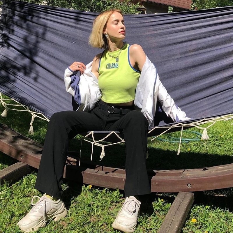 Áo ba lỗ màu xanh chuối