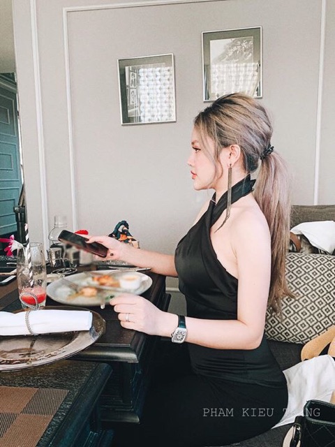 [Mã FAMAYWA giảm 10K đơn 50K] Áo Lụa Cổ Yếm | BigBuy360 - bigbuy360.vn