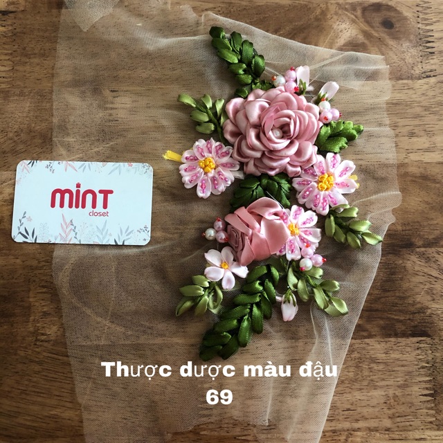 Thược dược ruy băng đính áo, quần, váy