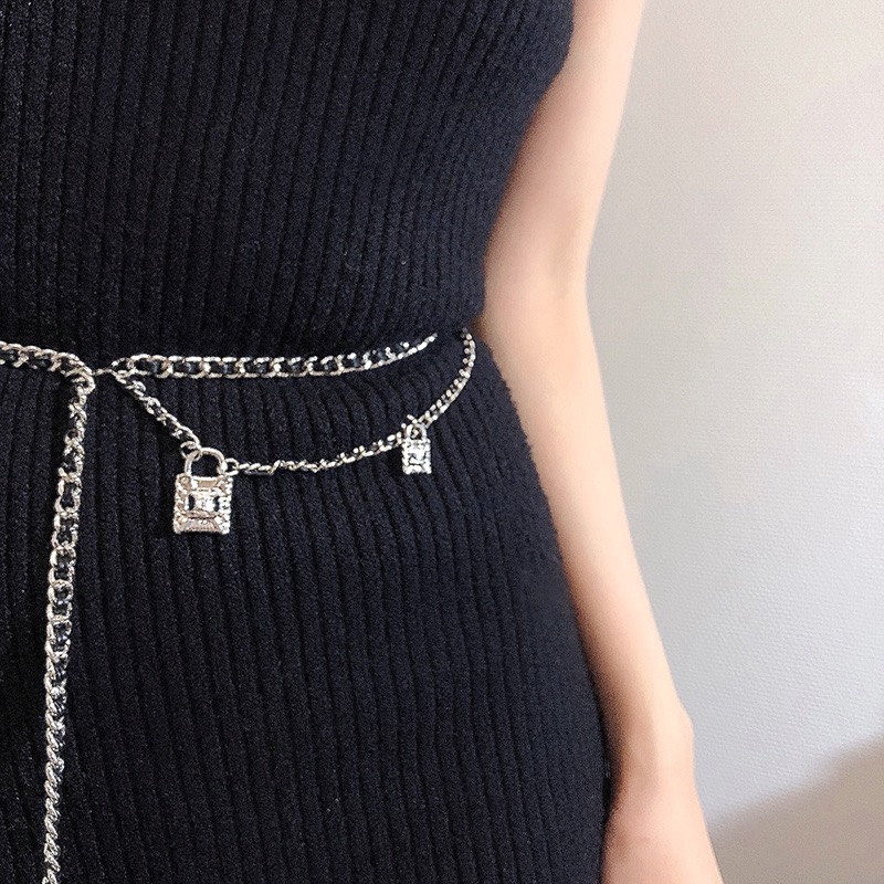 Xích thắt eo phối da 2 tầng chi tiết ổ khóa đôi dành cho bạn nữ sành điệu