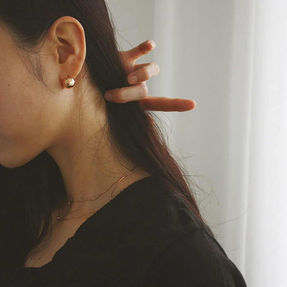 Khuyên Tai Nữ Trang Dáng Tròn Độc Đáo Hợp Thời Trang