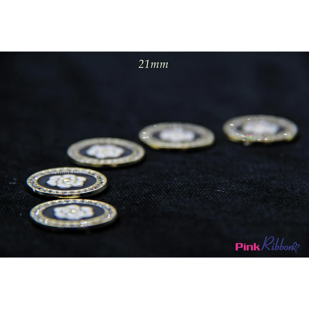 Charm hoa hồng viền đá nhí đường kính 2.1cm