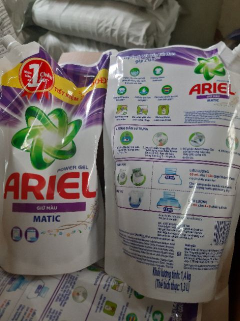 Nước giặt Ariel giữ màu 1,4kg giá sỉ