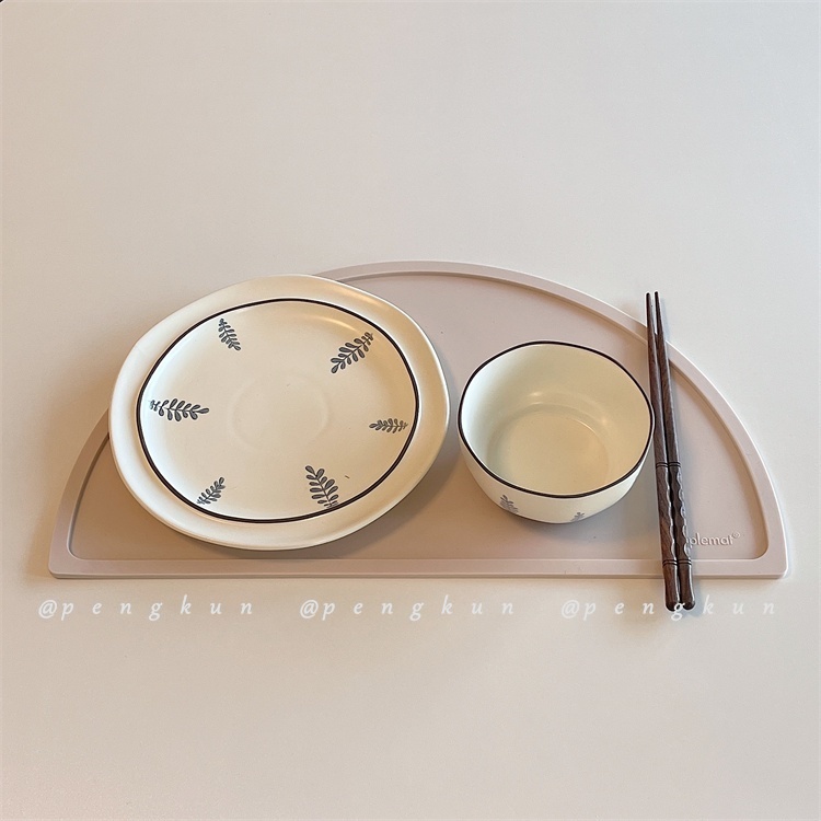 Tấm Lót Bàn Ăn Bằng Silicone Cách Nhiệt Chống Trượt Chống Thấm Nước Phong Cách Nhật Bản
