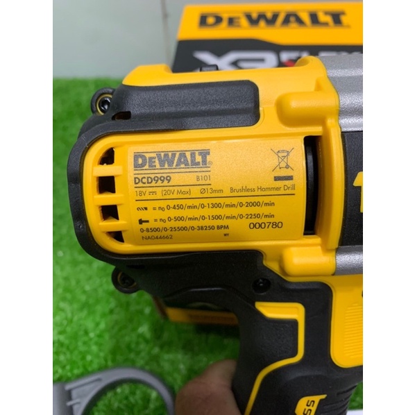 Than  máy khoan dewalt DCD999