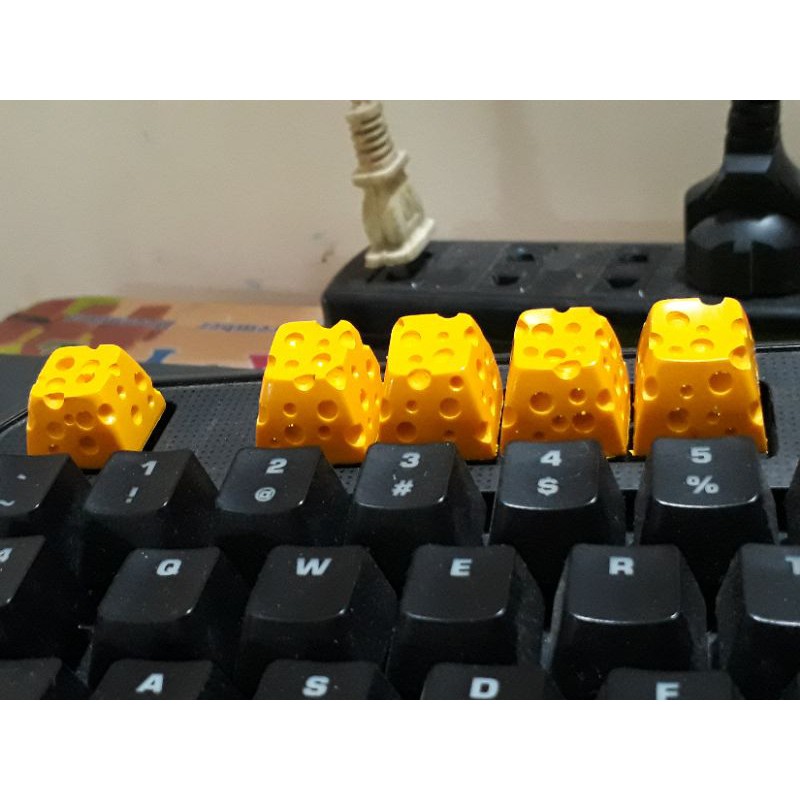Keycap cheese clone trang trí bàn phím cơ gaming.