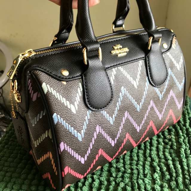Túi Trống xách tay hoạ tiết  Size 22 có code xịn loại 1