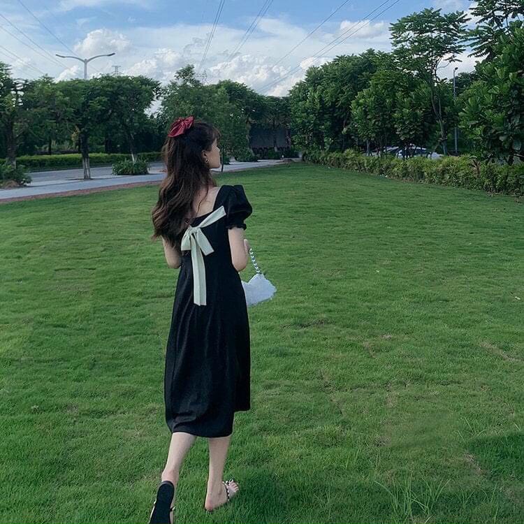 Đầm suông sẽ tà nơ sau siêu xinh