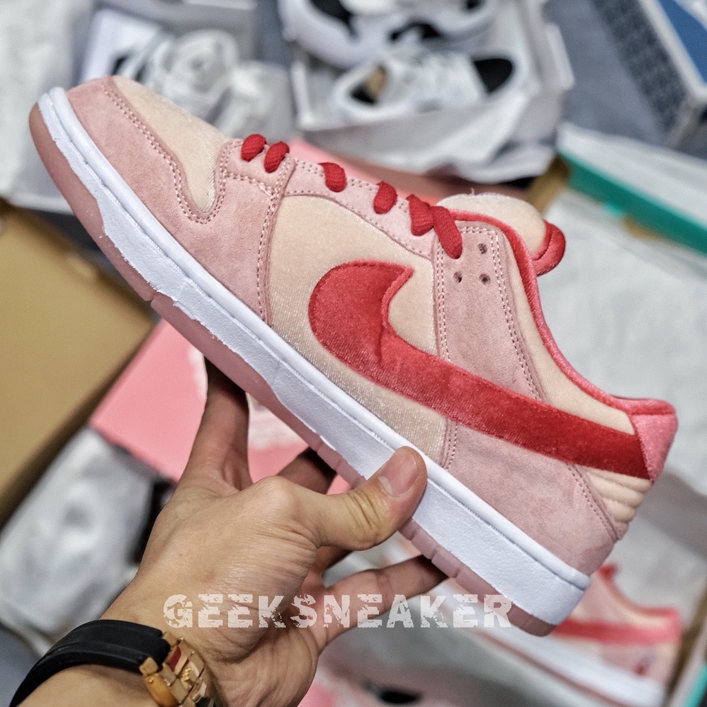 [GeekSneaker] Giày SB Dunk Low StrangeLove Skateboards (Special Box) - Valentine