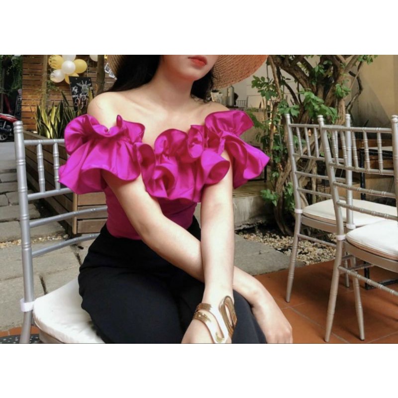 Áo Bẹt Vai Bèo Ngực Sắn Cúp Hot Hit 2 Màu Chất Đẹp Xịn Sò