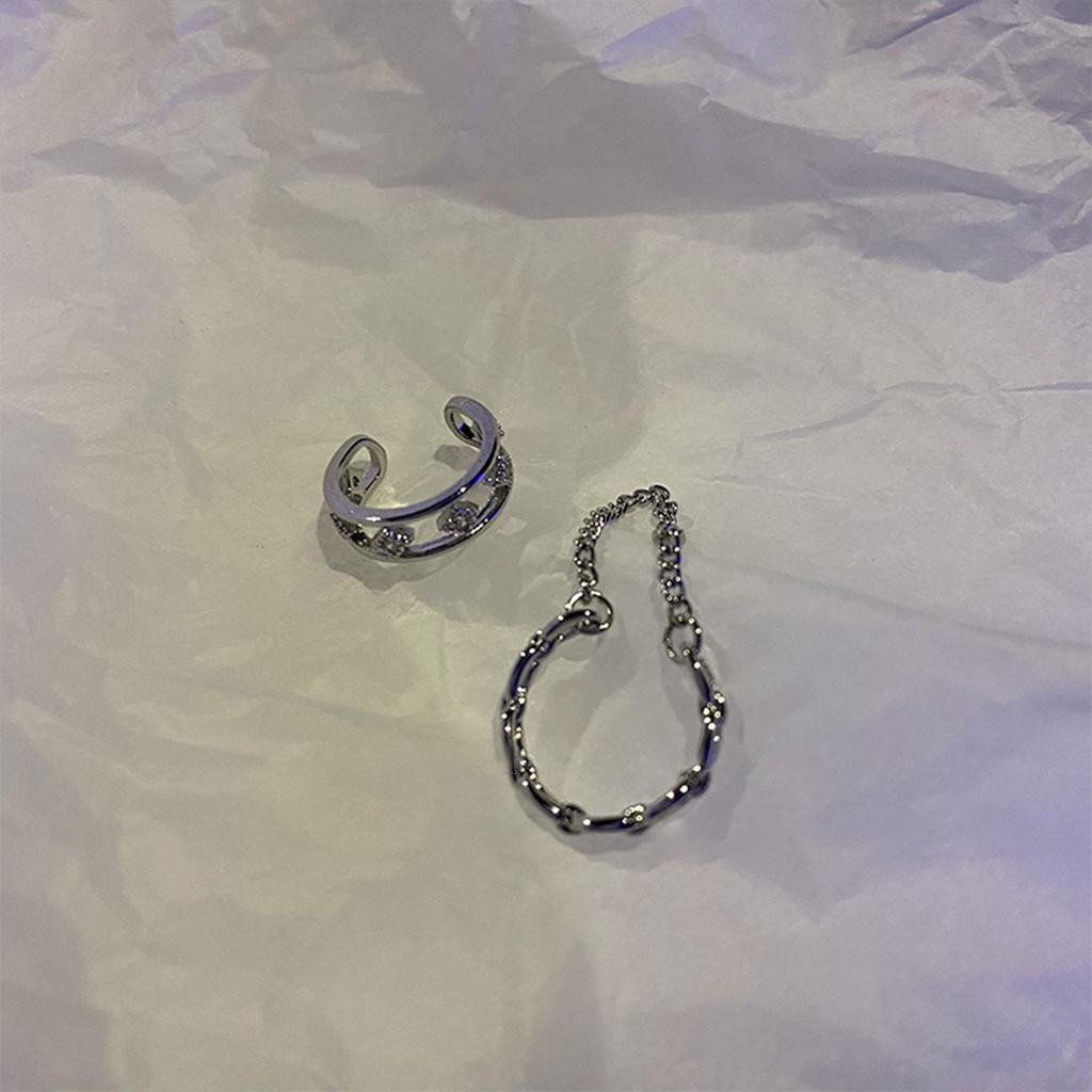 Bộ Hai Khuyên Tai Kẹp Vành Tai Không Đối Xứng Đính Đá Zircon Hình Chữ Thập Ngôi Sao Phối Dây Xích Thời Trang Cá Tính Dành Cho Bạn Nữ