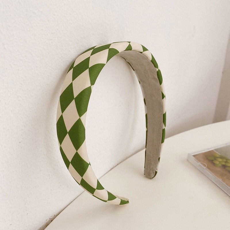 Cài tóc họa tiết kẻ ô thích hợp cho nữ