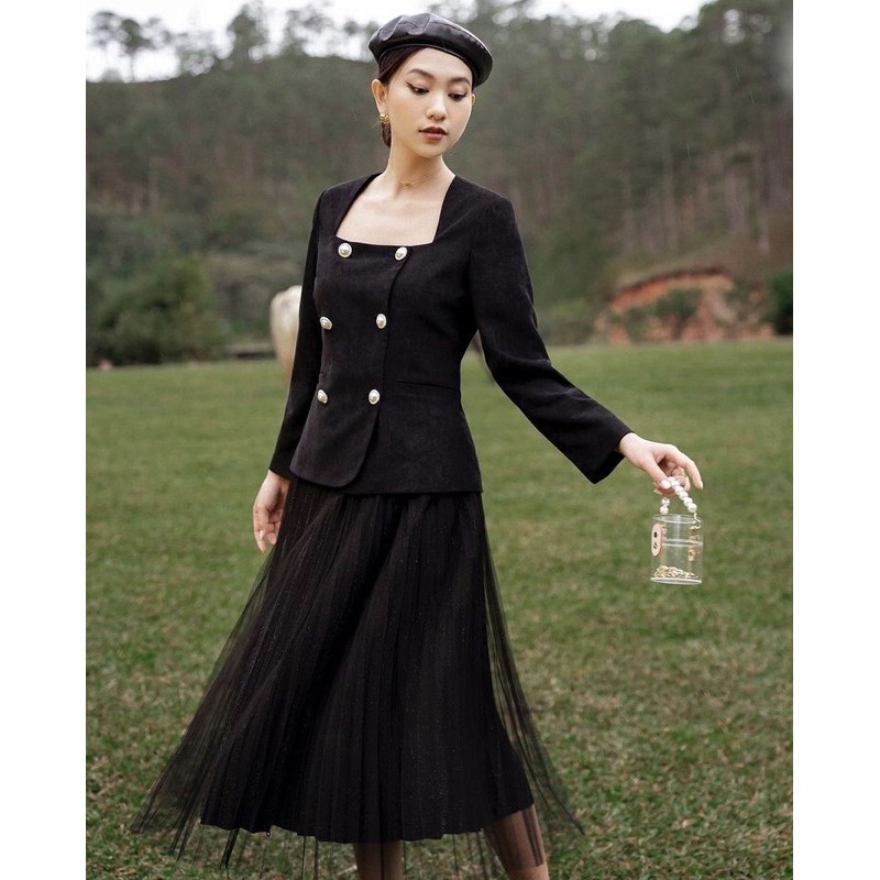 Áo khoác dạ cổ vuông - Layla Coat