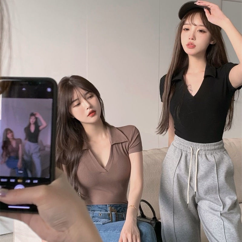 Áo thun cổ tin sexy quyến rũ hit hot 2022 new | BigBuy360 - bigbuy360.vn