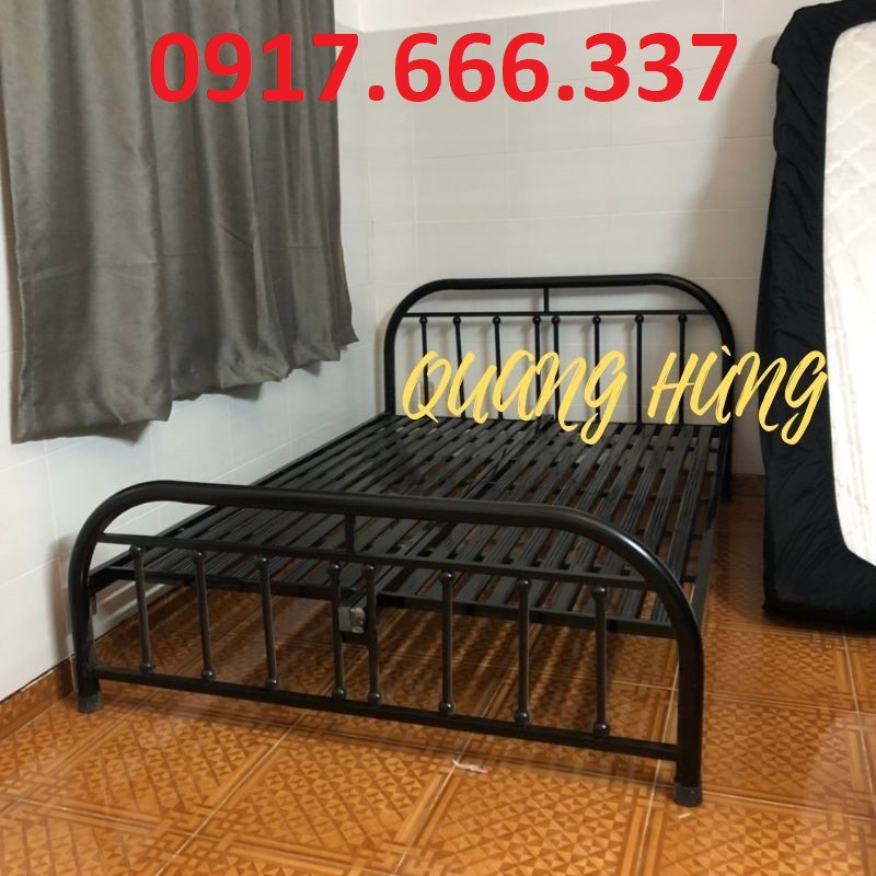 Giường sắt bi đen thiết kế đơn giản dành cho gia đình 1m6x2m