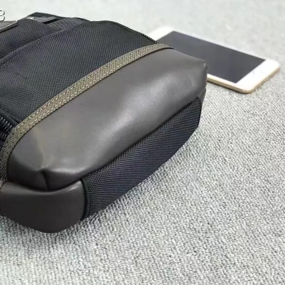 Túi đeo chéo Tumi 222306 ni lông da chống nước nvy2