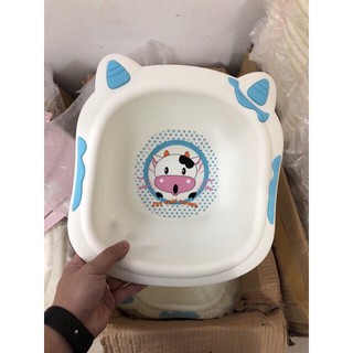 chậu rửa mặt bò sữa cho bé