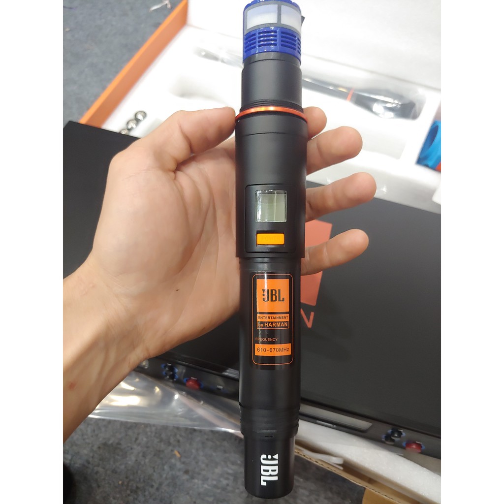 Micro không dây JBL VM500 phiên bản 2022