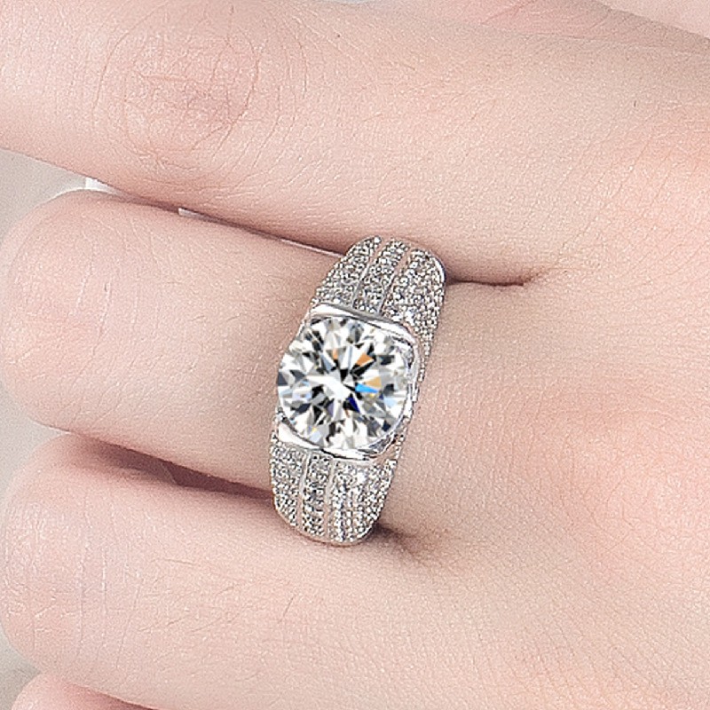 Nhẫn đính hôn kim cương vàng trắng thiết kế sang trọng thời trang cho nữ