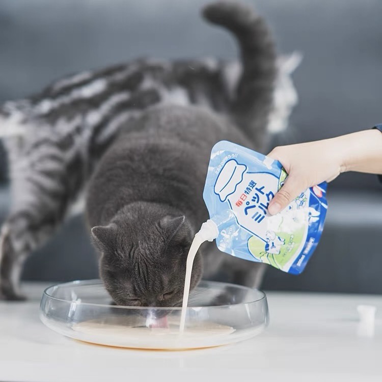 Sữa Bò Uống Liền HELL'S KITCHEN Nhật Bản dùng với Chó Mèo Túi 200ml